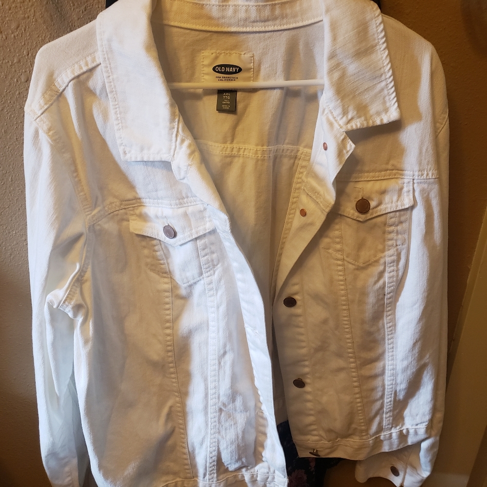 NWT, white old navy, 2x, cropped jean jacket.